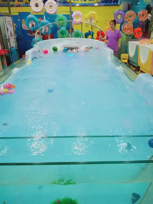 伊亲婴儿游泳馆～抚顺最大的高端婴幼儿游泳馆