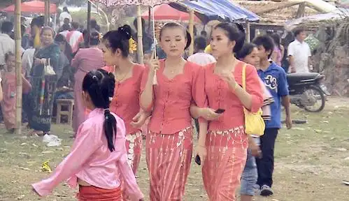 看了才知道,原来中缅边境的少女虽然很漂亮,但都有一个缺点