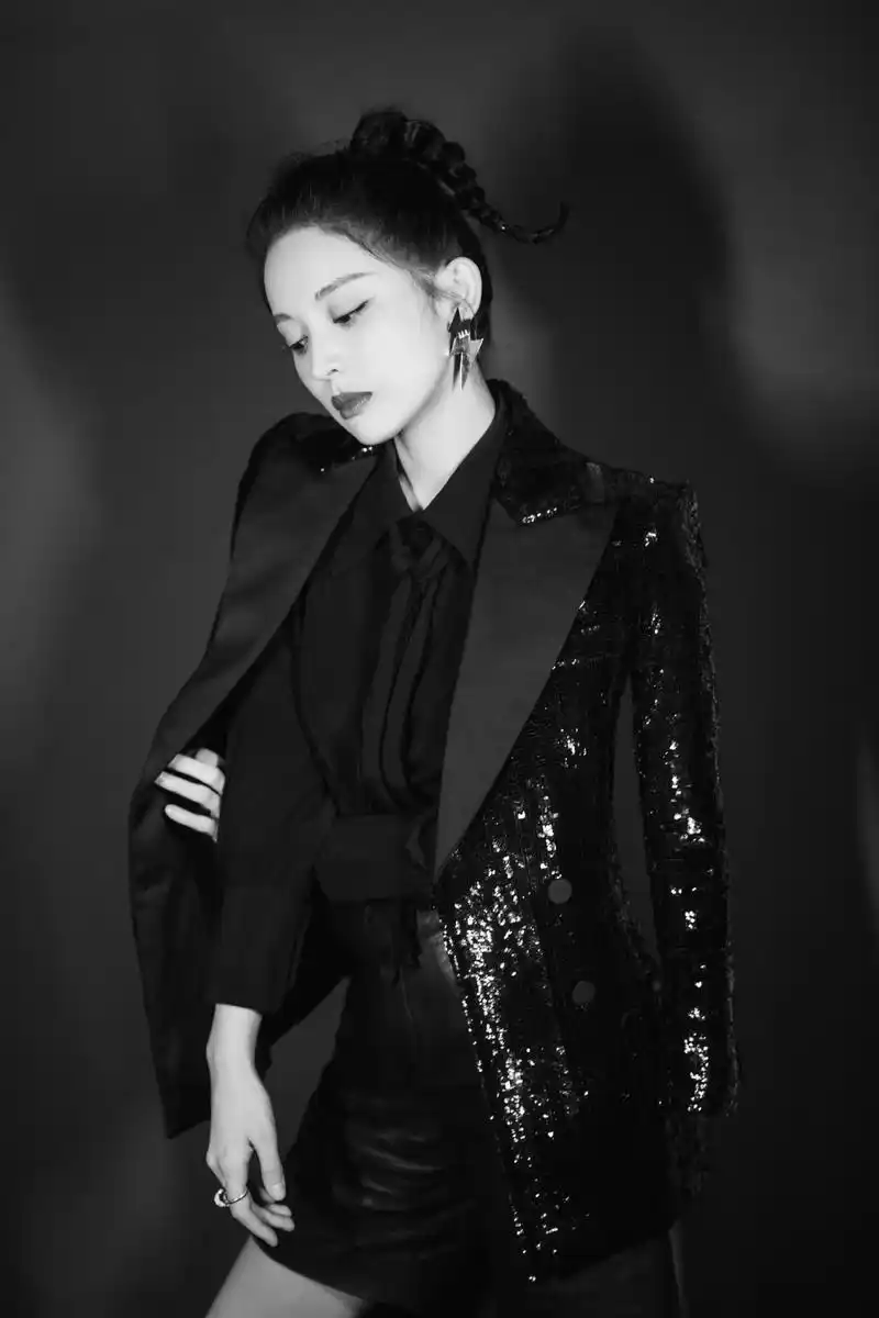 古力娜扎黑色西装魅力写真图片1112