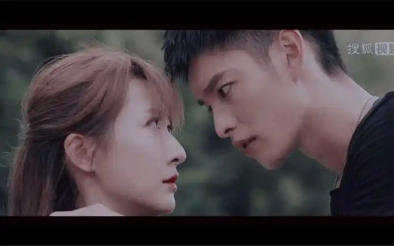 他在逆光中告白侧脸他和他的光最终走向幸福