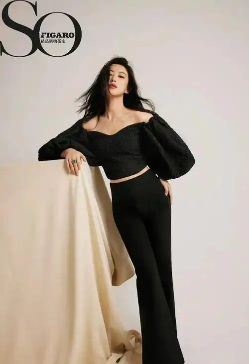 朱珠西装 鱼尾半裙美爆了!早秋5套穿搭,她真的把女人味拿捏得死死的!