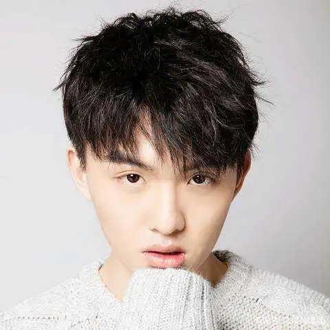 李庚希,2000年4月22日出生,中国内地女演员.