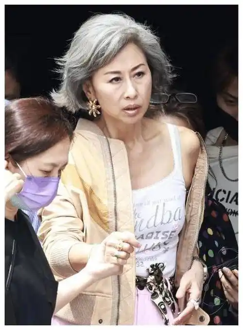 叶倩文自然老去的样子太优雅!