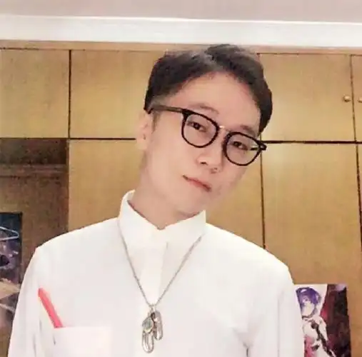 p data-id="tmtwewyxrppc">秦且歌(本名:钟巍) ,是中国内地男性配音