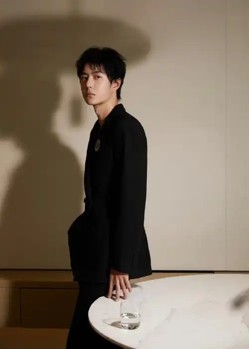 王一博超话#王一博平安喜乐#/#王一博#王一博79 同是万物生长的命理