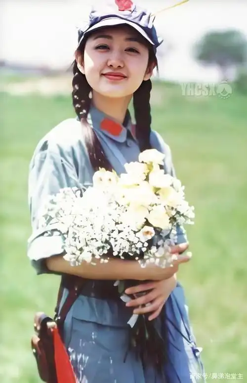 当杨钰莹穿上军装有多美?18年前的这组剧照,堪称闭月羞花