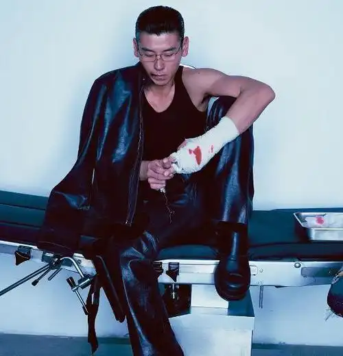 性张力爆棚荷尔蒙十足的男艺人榜单,风格各异,行走的"男人味"