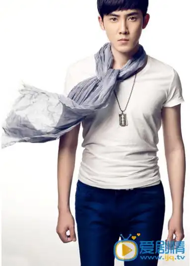 张皓天仍然对他心存怀疑,于是他居然真的跑去公司调看监控录像,以此