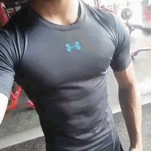 男人帅不帅,除了看脸,还得看有没有腹肌!