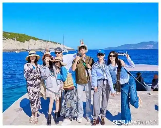 巧合还是心眼小迪丽热巴收官合照不发赵昭仪疑似回应争议