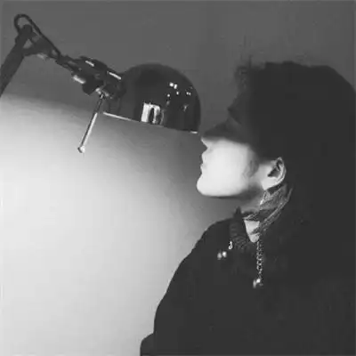 头像女生霸气冷酷伤感图片非常有气质的女生黑白图片大全