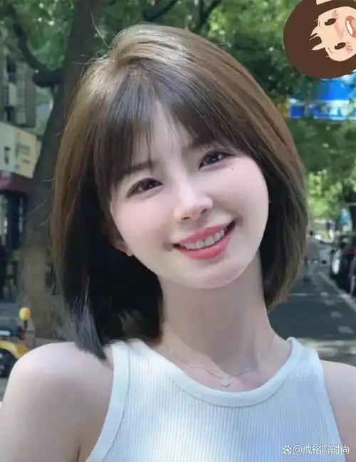 短发的款式多种多样,从经典的波波头到俏皮的蛋卷头,再到帅气的超短发