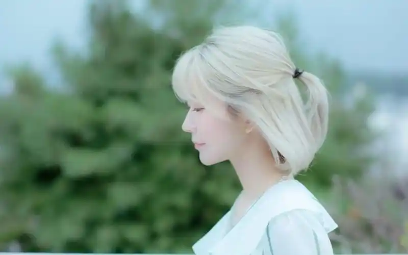 超仙短发小姐姐yurisa翻唱《カタオモイ-单相思》 (双语字幕)