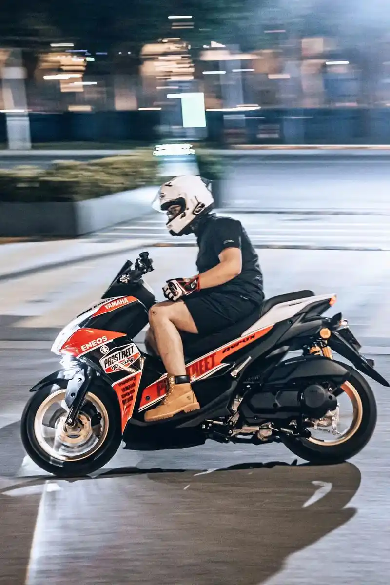 ew天若有情(华侨城店)追焦|5.15 #天若有情ew机车俱 - 抖音