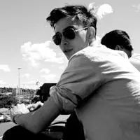 成熟黑白侧身男头像 欧美成熟男黑白头像