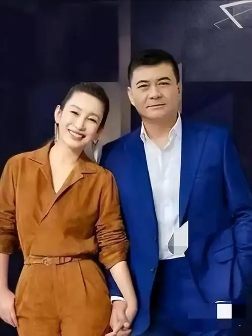 看见王新军对妻子cp态度才懂秦海璐为何自降身价也要嫁离异男