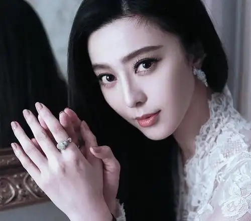 范冰冰突然发文努力坚强的活着 几个字揭露范冰冰现状压力十分大