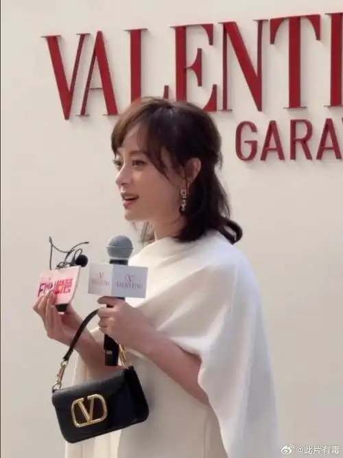 孙俪最新活动图感觉嬛嬛回来了终于不留微商女强人发型了