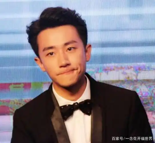 电视剧《瞄准》中苏文谦的扮演者黄轩,演技水平相声演员能比吗?