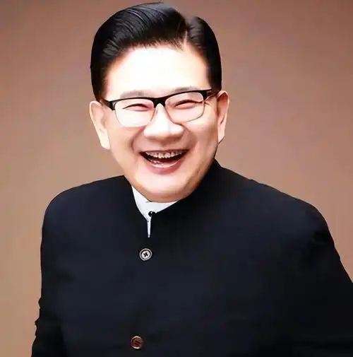 从"上海第一主持人"沦为全网笑柄,曹可凡终于走到这一步