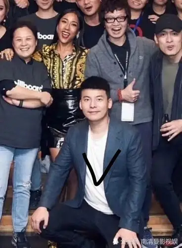 吉克隽逸与相恋6年的前男友分手原因曝光而分手后男方火速与别人闪婚