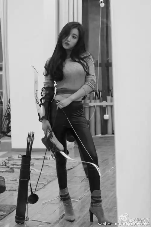 堪比韩国明星"李孝利",在keep健身软件上赢得超30000 粉丝关注,对比