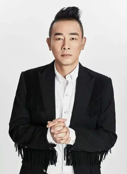 吴尊为陈小春演唱会打call获邀约啥时候来当嘉宾