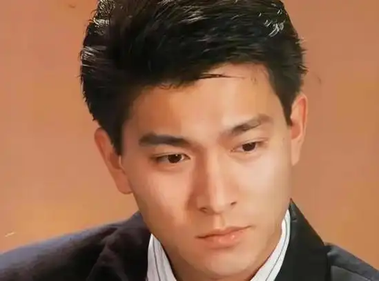 刘德华断崖式衰老满头白发啤酒肚明显网友心酸该退休了