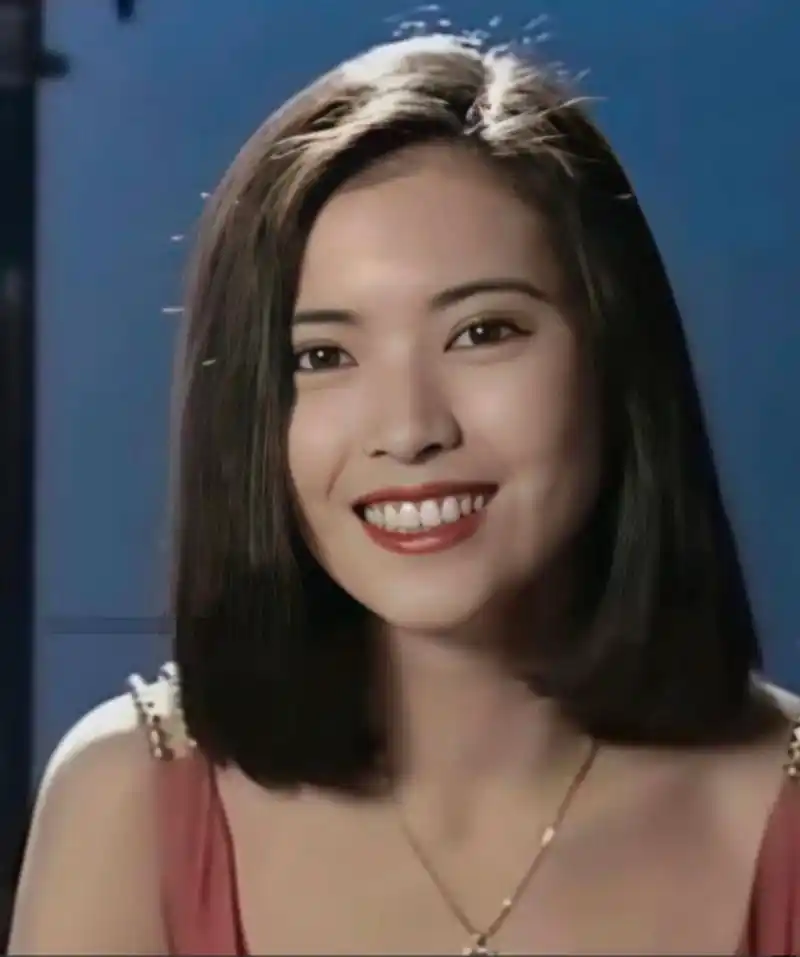 时的蓝洁瑛,谁都会惊叹她的美吧,那时的她真的如港媒说的"靓绝五台山"