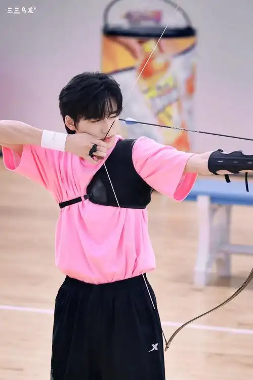 宋亚轩夏日运动会饭拍 每一张都让人狠狠心动的程度!__财经头条