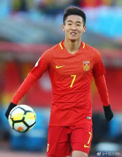 韦世豪高准翼确定转会恒大 七冠王再揽两青年才俊