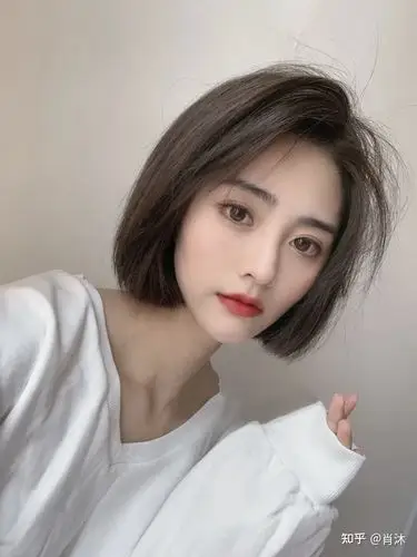 适合圆脸女生的少女短发免打理的