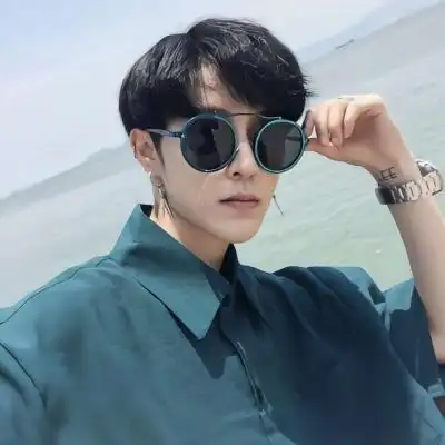 7878戴眼镜系男生头像7878