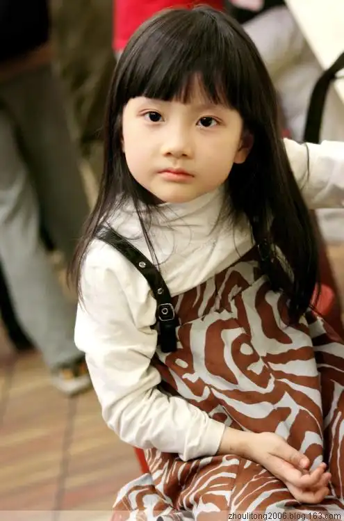 谁知道这个小女孩叫什么, 求其他的图片