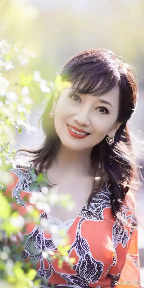 69岁的赵雅芝不服老,看着一身少女打扮,仍然是玉女掌门