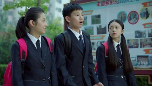 《小别离》片段赏析,三个家庭面对孩子升学,留学,青春期故事!