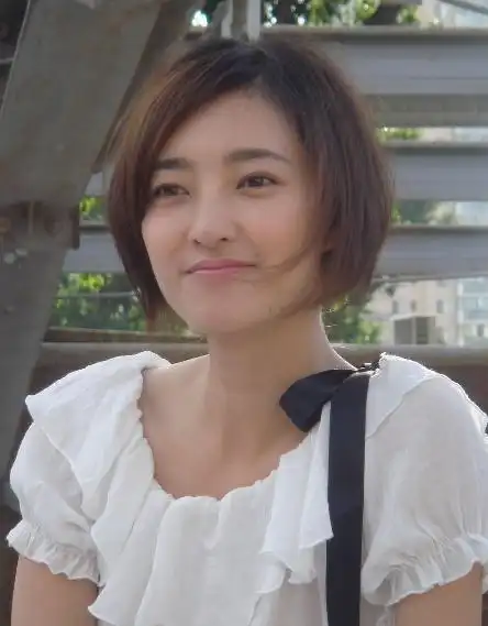 王丽坤生活照,真不愧是素颜女神_高清图集_新浪网