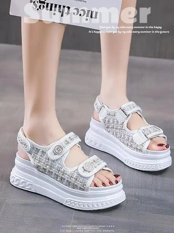 网红凉鞋女夏季2022新款爆款厚底增高.韩版百搭洋气时尚中跟 - 抖音