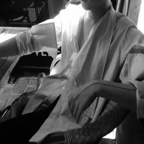 黑白照 男生头像图片大全 -【爱个性】