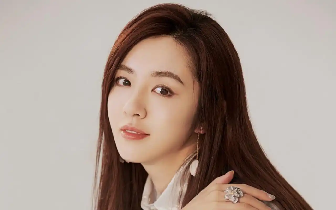 王晓晨清爽甜美写真桌面壁纸