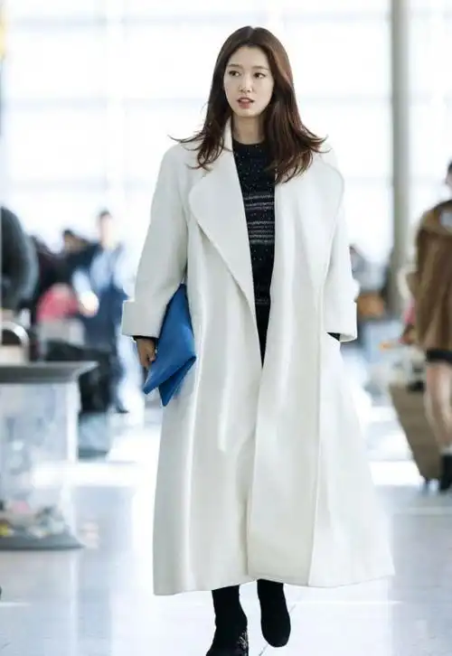 朴信惠 机场 私服