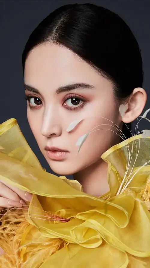 古力娜扎魅力杂志写真手机壁纸