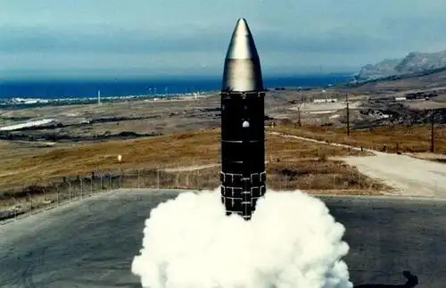 美国"和平卫士"洲际导弹试射