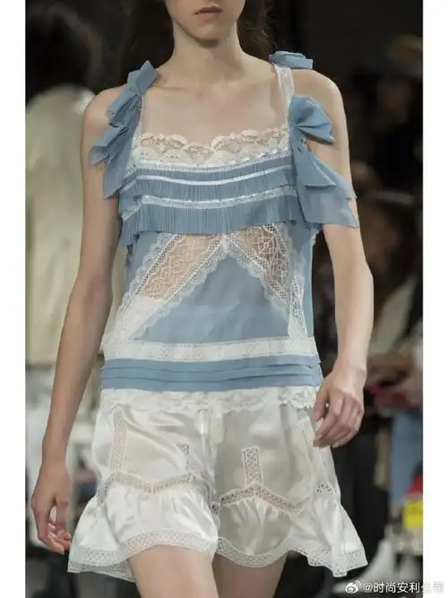 少女香气john galliano 2019  #时尚穿搭