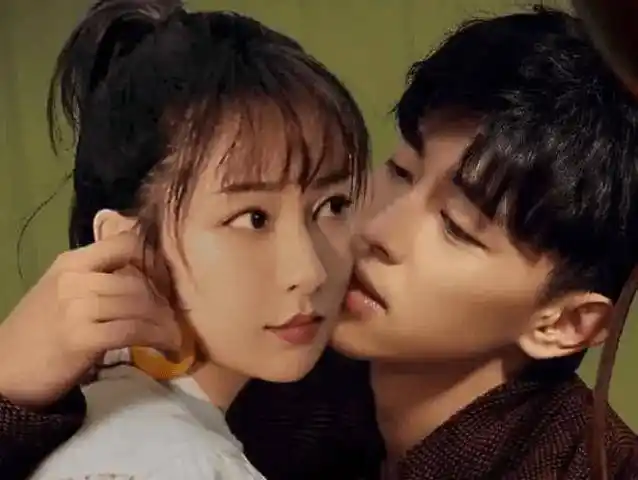 邓伦跟杨紫已经合作好几次了,早年一部现代剧中两个人还有结婚的戏份