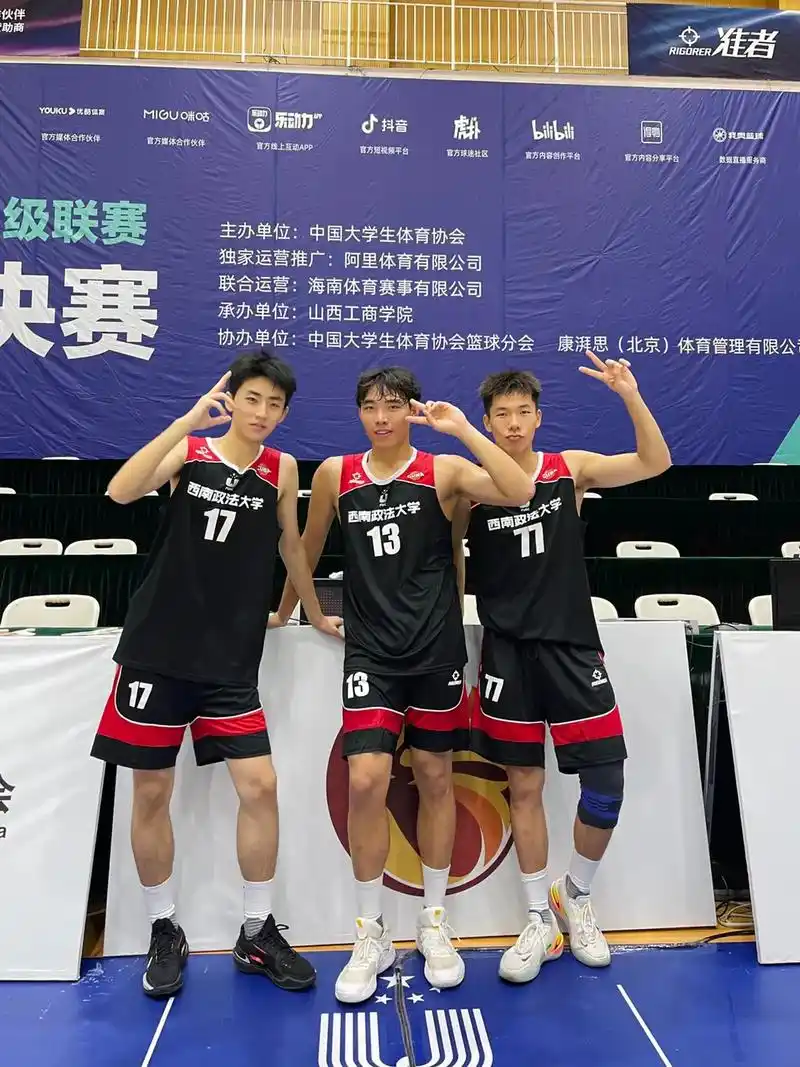 边走边回头看.#这个夏天 #cuba阳光组 #照片里的时光 - 抖音