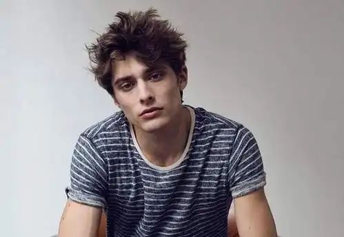 主演演员,183cm法国男模成新一代男神_maxence