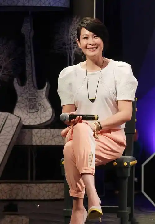 刘若英已经51岁了,她晒出自己的近况,简直逆天了!