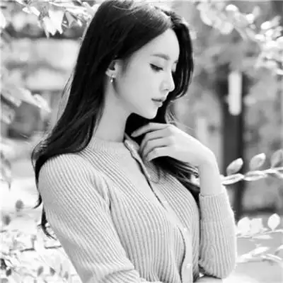 成熟冷漠女人头像图片