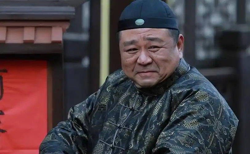 梁冠华:难得的戏剧天才,北京人艺台柱子,如今给"燕双鹰"作配